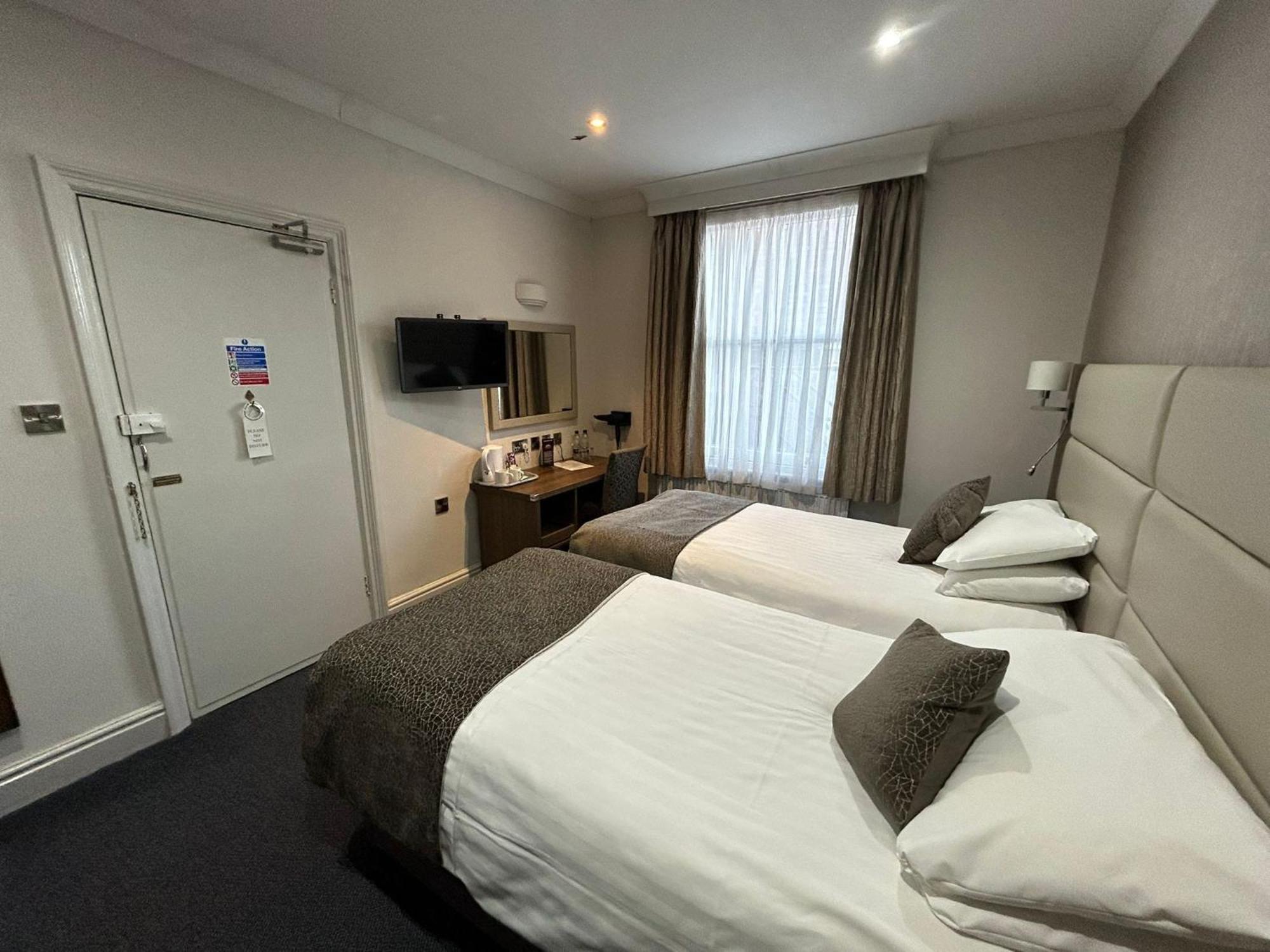 The Hind Hotel Wellingborough Zimmer foto